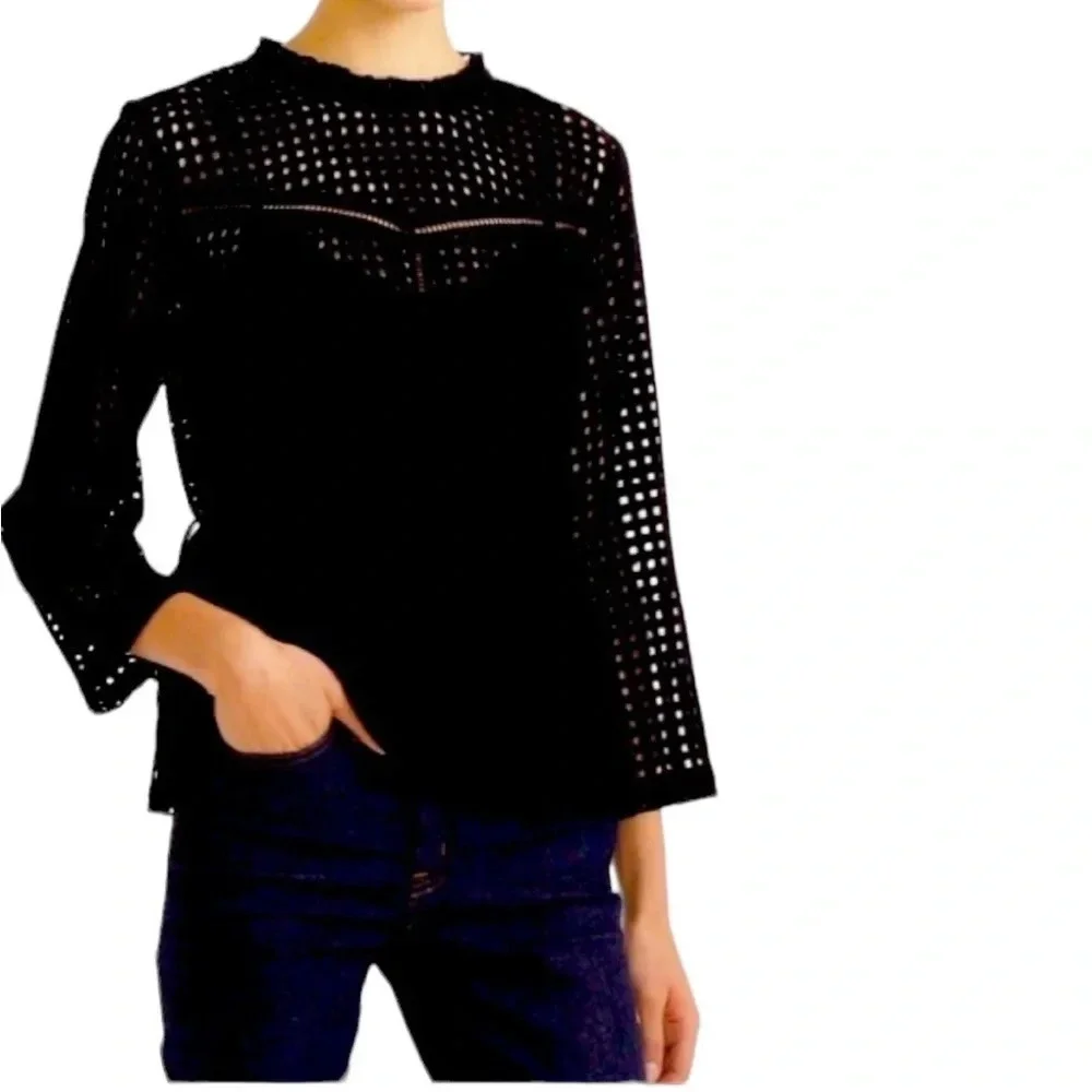 Point sur eyelet lace black blouse with lined tank size 2 excellent condition